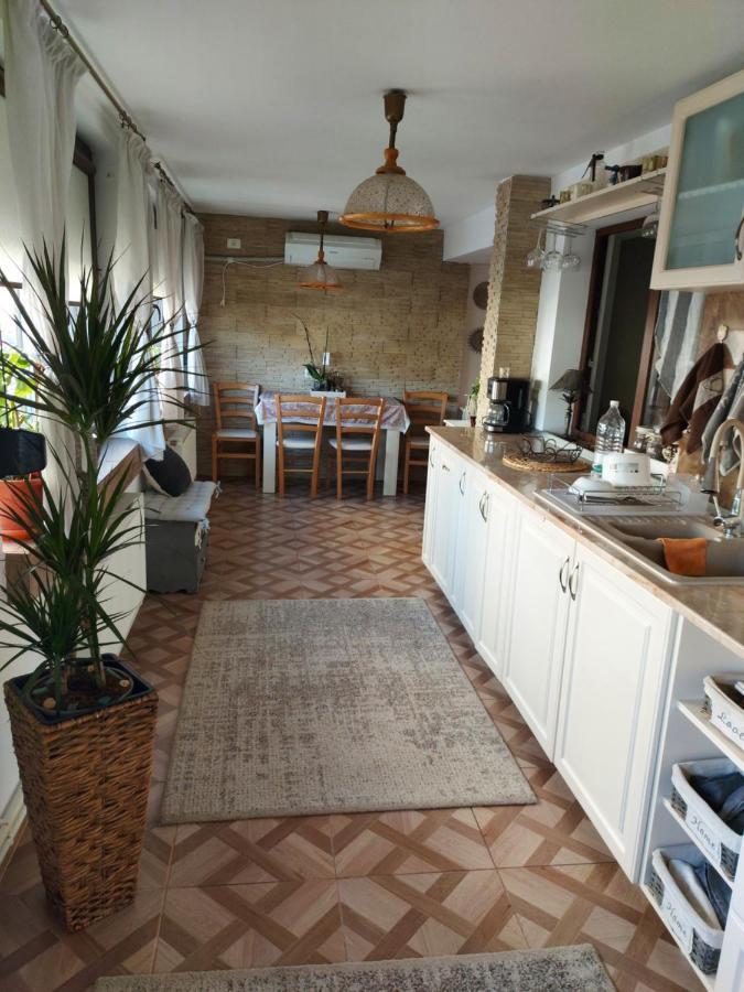 Appartamento Flomar By The Sea Mangalia Esterno foto